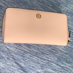 Tory Burch Robinsom Zip Continental Wallet